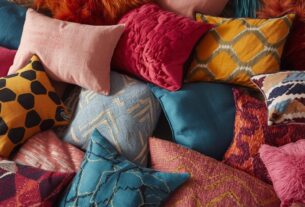 Mix de texturas, cores e estampas maximalistas